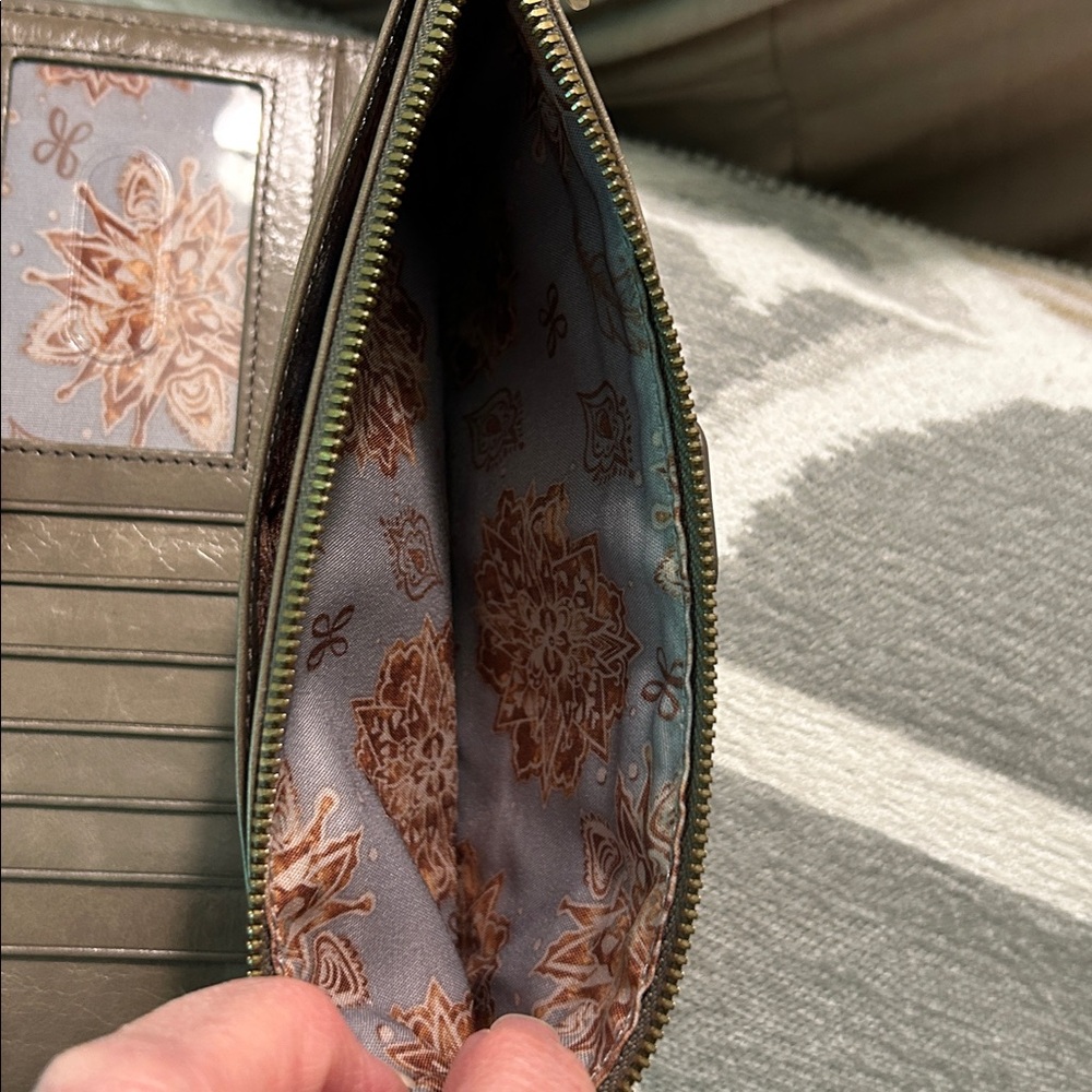 Hobo Dunn Continental wallet - Picture 5 of 9